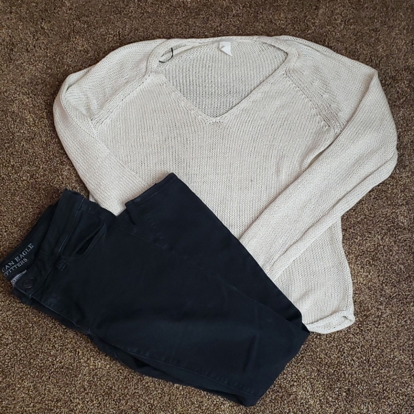 American Eagle Outfitters Denim - Bundle of American Eagle jeggings and H&M sweater